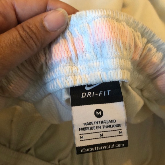 Nike Lebron James basketball shorts youth medium - Picture 4 of 4